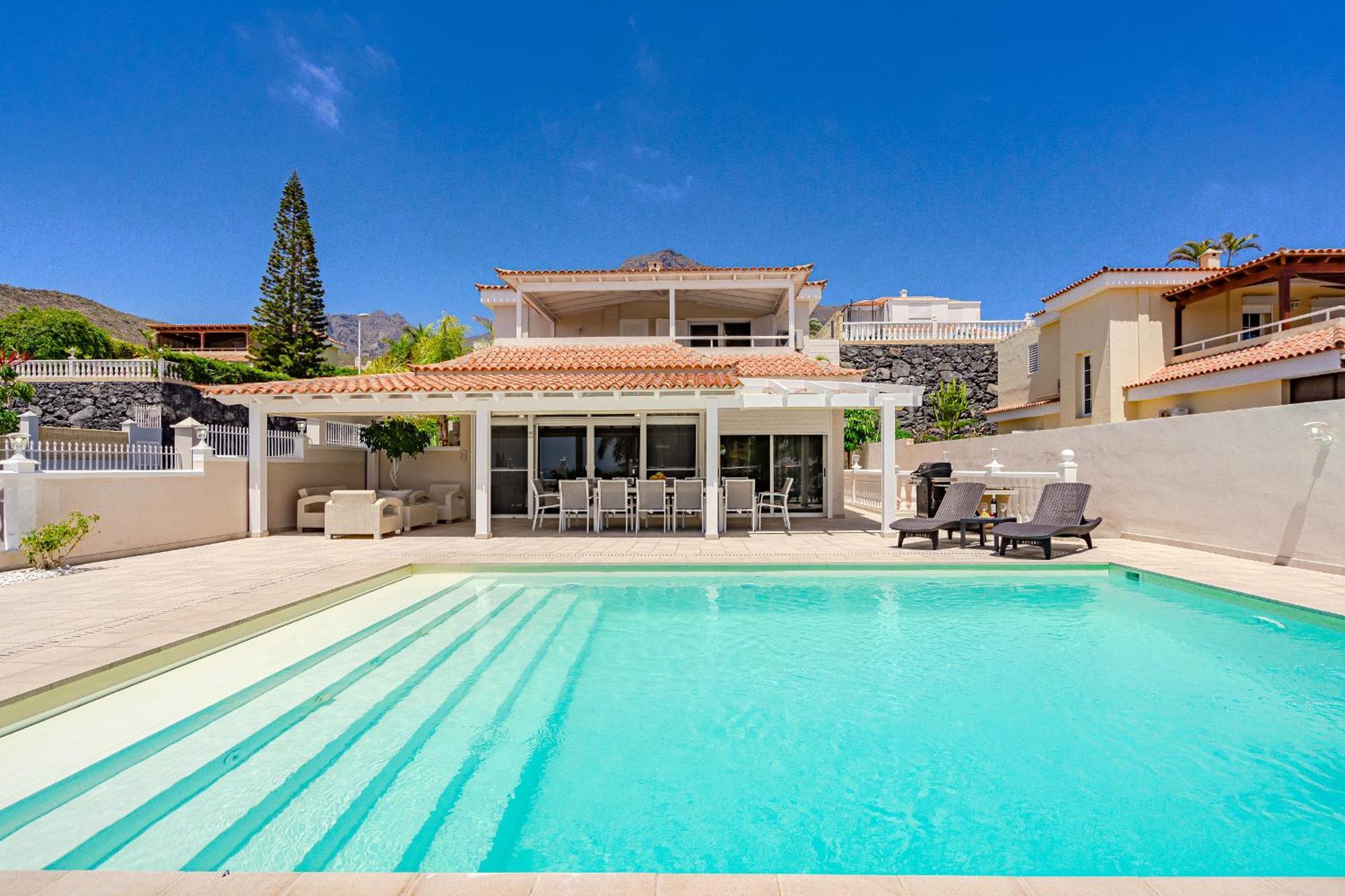 Villa Sabina - 6 Bedroom House 아데제 외부 사진